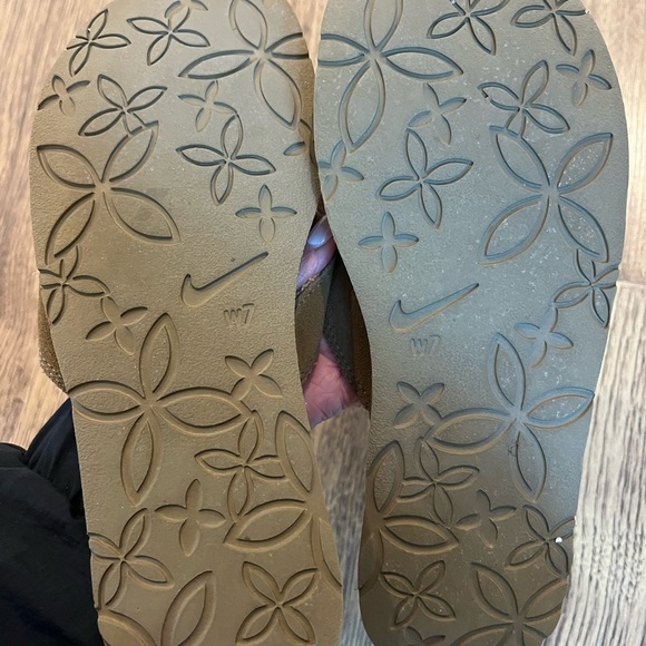 Y2K Nike Thong Flip Flop Canvas Floral Tan Pink Logo Size 7 NWOT - Picture 4 of 4